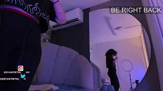 Snapshot of Katemoss70 chatting on 11/22/25, 12:26 Katemoss70 online show from 11/22/25, 12:26