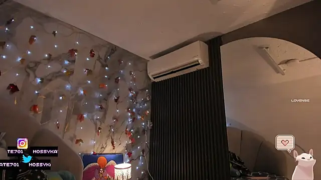 Snapshot of Katemoss70 chatting on 12/16/25, 12:21 Katemoss70 online show from 12/16/25, 12:21