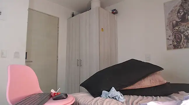 Corina Ts online show from 02/09/25, 01:33