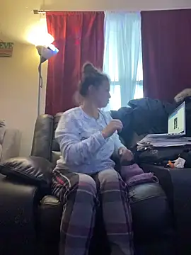 Snapshot of bustybunny25 chatting on 12/17/25, 02:56 bustybunny25 online show from 12/17/25, 02:56