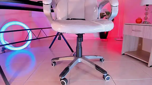 ArchieCollins online show from 10/22/25, 09:03