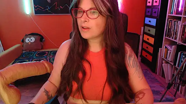 Snapshot of TheLenaAdams chatting on 12/16/25, 02:11 TheLenaAdams online show from 12/16/25, 02:11