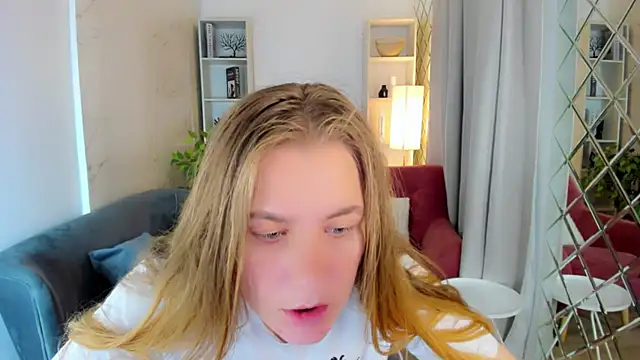 Snapshot of JadeSoft chatting on 09/13/25, 08:30 JadeSoft online show from 09/13/25, 08:30