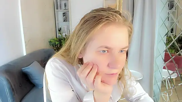 Snapshot of JadeSoft chatting on 09/21/25, 01:57 JadeSoft online show from 09/21/25, 01:57