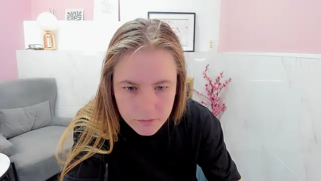 Snapshot of JadeSoft chatting on 10/20/25, 01:44 JadeSoft online show from 10/20/25, 01:44