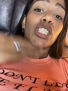 ArielleMillerr online show from 12/19/24, 09:17