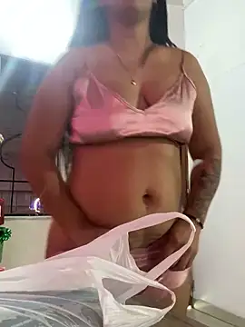 ArielleMillerr online show from 12/24/24, 07:00