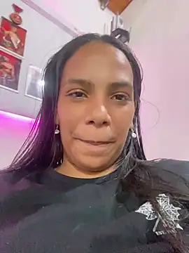ArielleMillerr online show from 01/10/25, 11:08