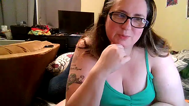 Snapshot of newfieocean chatting on 01/15/26, 10:42 newfieocean online show from 01/15/26, 10:42