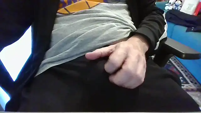 Snapshot of alessexxx24 chatting on 10/17/25, 08:39 alessexxx24 online show from 10/17/25, 08:39