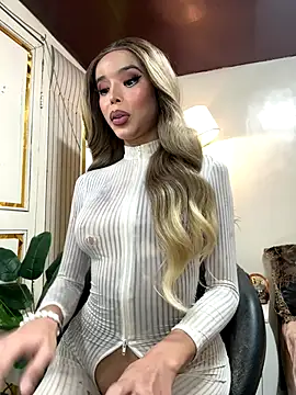 Elizabeth Arden online show from 10/30/25, 12:34