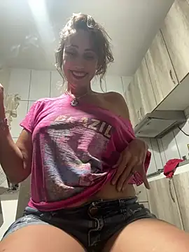 Snapshot of RAIRAsexy chatting on 02/09/25, 11:57 RAIRAsexy online show from 02/09/25, 11:57