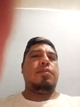 Snapshot of Vulckano43 chatting on 10/15/25, 01:22 Vulckano43 online show from 10/15/25, 01:22