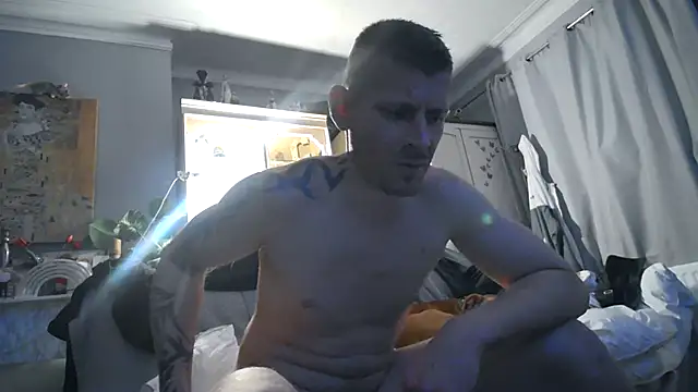 Snapshot of iamsex6969 chatting on 10/19/25, 05:52 iamsex6969 online show from 10/19/25, 05:52