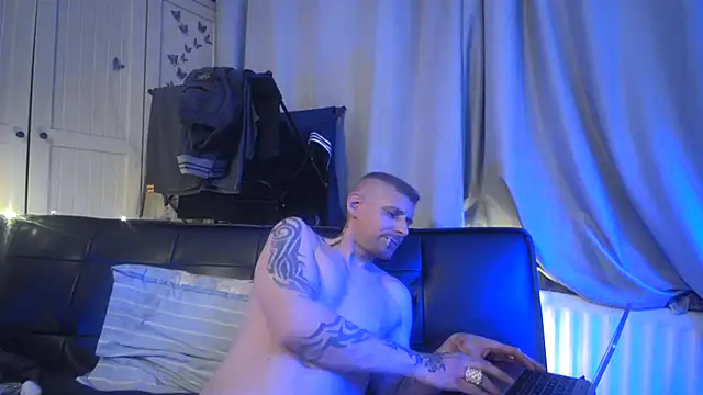 Snapshot of iamsex6969 chatting on 10/20/25, 12:22 iamsex6969 online show from 10/20/25, 12:22