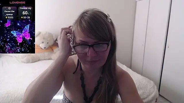 MargotLot online show from 09/28/25, 04:18