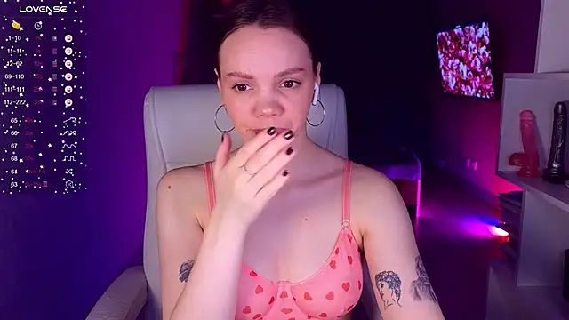 CreamySpot online show from 02/26/25, 06:00