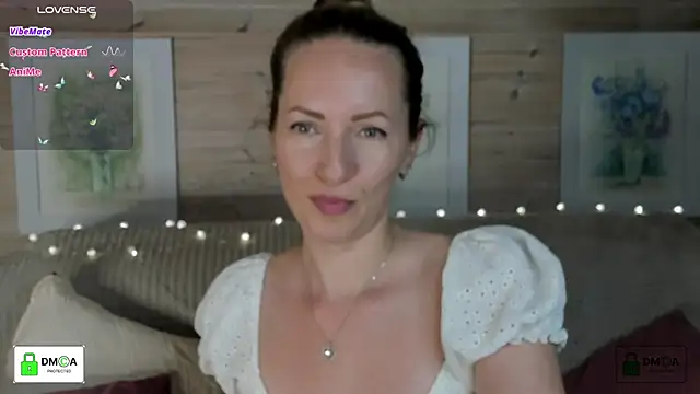 Queenymel online show from 09/25/25, 03:38