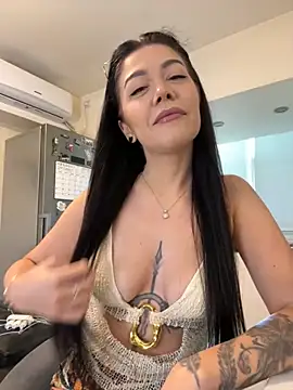 Snapshot of denise_k chatting on 09/21/25, 11:45 denise k online show from 09/21/25, 11:45