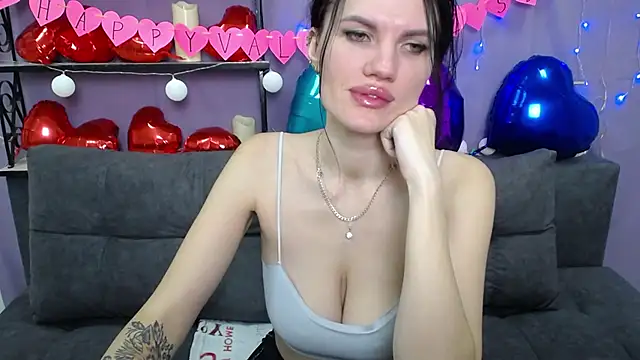 Snapshot of MilaLoona chatting on 02/03/25, 05:03 MilaLoona online show from 02/03/25, 05:03