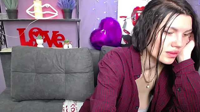 Snapshot of MilaLoona chatting on 03/19/25, 04:13 MilaLoona online show from 03/19/25, 04:13