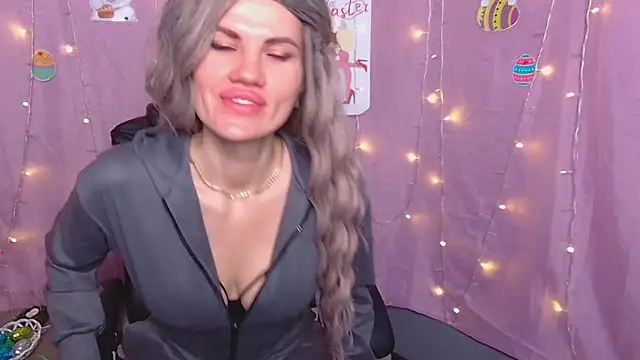 Snapshot of MilaLoona chatting on 03/30/26, 06:25 MilaLoona online show from 03/30/26, 06:25