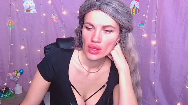 Snapshot of MilaLoona chatting on 04/09/26, 06:19 MilaLoona online show from 04/09/26, 06:19