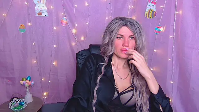 Snapshot of MilaLoona chatting on 04/11/26, 07:45 MilaLoona online show from 04/11/26, 07:45