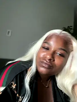 BigFineSelena online show from 09/17/25, 11:06