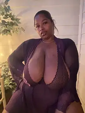 BigFineSelena online show from 10/11/25, 11:47