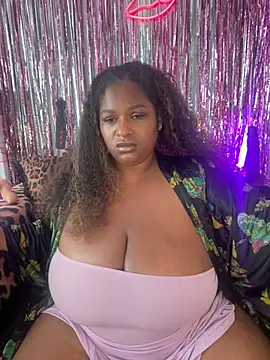 Snapshot of BigFineSelena chatting on 06/27/26, 02:55 BigFineSelena online show from 06/27/26, 02:55