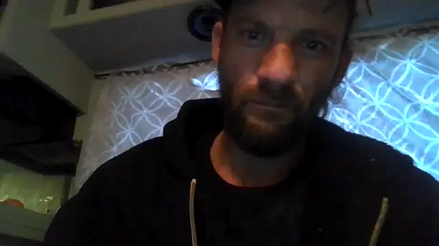 Snapshot of goodick4u28 chatting on 11/11/25, 10:43 goodick4u28 online show from 11/11/25, 10:43