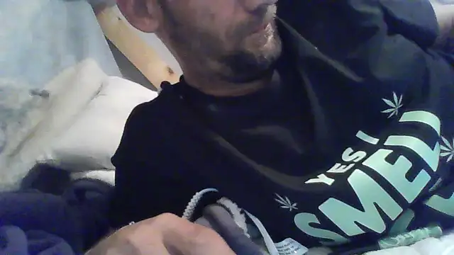 Snapshot of goodick4u28 chatting on 12/18/25, 03:01 goodick4u28 online show from 12/18/25, 03:01