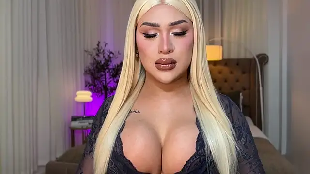 Your Majesty Tyra online show from 10/05/25, 03:43