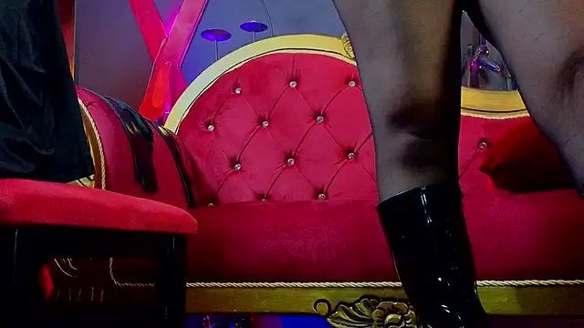 PerlaDivaio online show from 10/23/25, 02:49