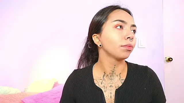 Snapshot of miss_soffi_ chatting on 10/30/25, 12:28 miss soffi online show from 10/30/25, 12:28