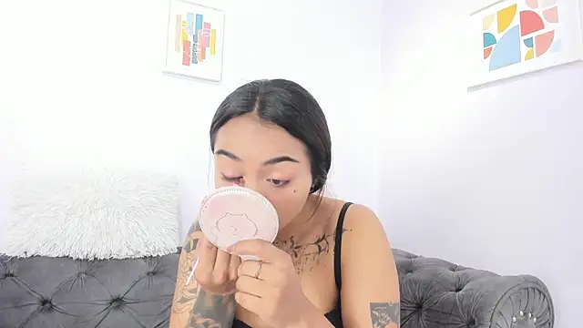 Snapshot of miss_soffi_ chatting on 11/10/25, 12:15 miss soffi online show from 11/10/25, 12:15