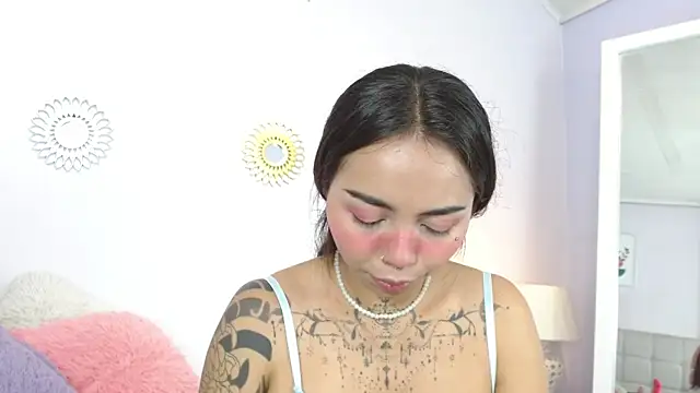 Snapshot of miss_soffi_ chatting on 12/18/25, 12:33 miss soffi online show from 12/18/25, 12:33