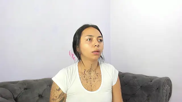 Snapshot of miss_soffi_ chatting on 04/09/26, 12:10 miss soffi online show from 04/09/26, 12:10