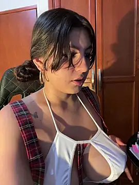 loolla 23 online show from 02/28/25, 02:09