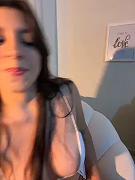 loolla 23 online show from 09/19/25, 03:30