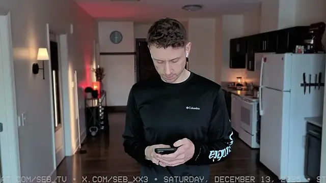 Snapshot of seb_tv chatting on 12/13/25, 08:25 seb tv online show from 12/13/25, 08:25