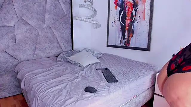 AmandaNordby  online show from 10/23/25, 08:07