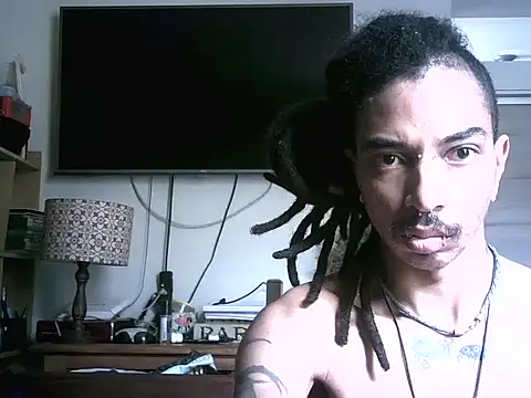 Snapshot of DarkSlim666 chatting on 12/16/25, 01:49 DarkSlim666 online show from 12/16/25, 01:49