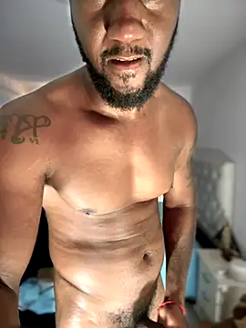 Snapshot of blackdrey18 chatting on 11/19/25, 01:22 blackdrey18 online show from 11/19/25, 01:22