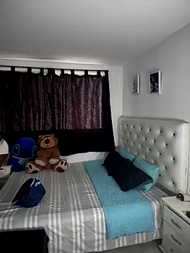 Snapshot of blackdrey18 chatting on 11/22/25, 01:32 blackdrey18 online show from 11/22/25, 01:32