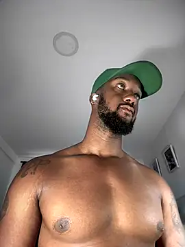 Snapshot of blackdrey18 chatting on 11/23/25, 01:22 blackdrey18 online show from 11/23/25, 01:22