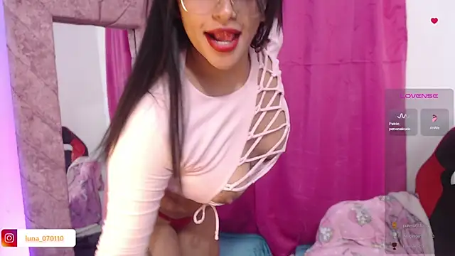 Julia 7 online show from 01/31/25, 05:19