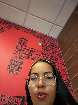 Snapshot of SheenaBrooke chatting on 09/27/25, 04:34 SheenaBrooke online show from 09/27/25, 04:34