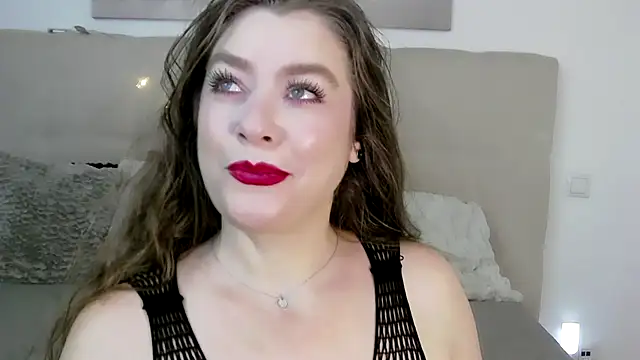 Snapshot of PetersEmily chatting on 12/11/24, 07:25 PetersEmily online show from 12/11/24, 07:25